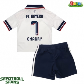 Bayern Munich Serge Gnabry #7 Bortaställ Barn 2026-27 Kortärmad (+ Korta byxor)